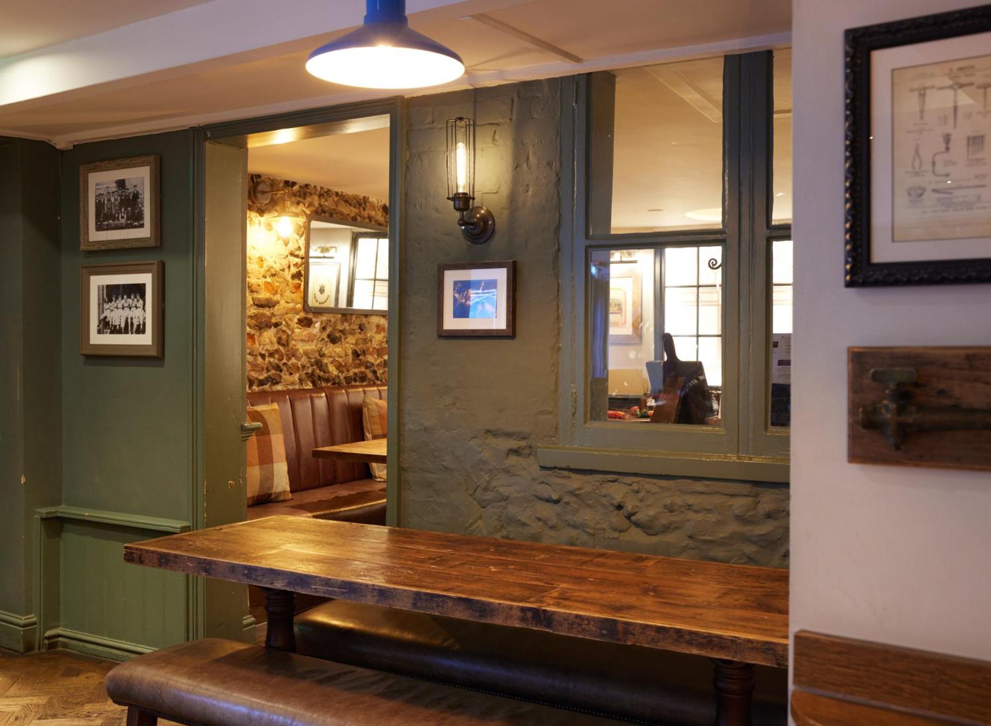 Dog And Partridge By Greene King Inns Bury St. Edmunds Buitenkant foto