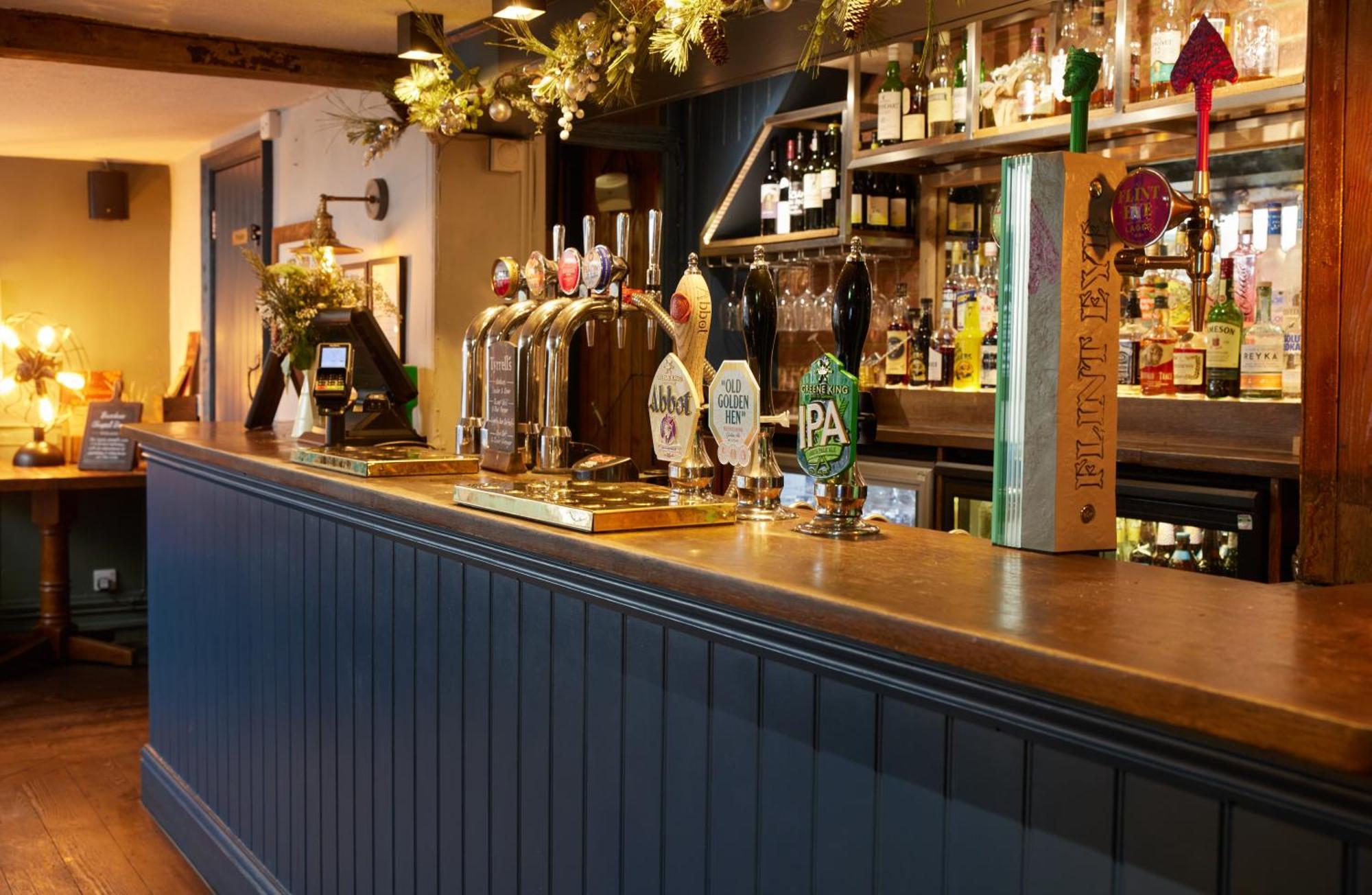 Dog And Partridge By Greene King Inns Bury St. Edmunds Buitenkant foto